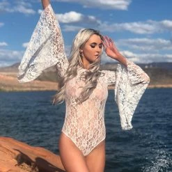 THE LUMi SHOP White Daisy Lace Bodysuit