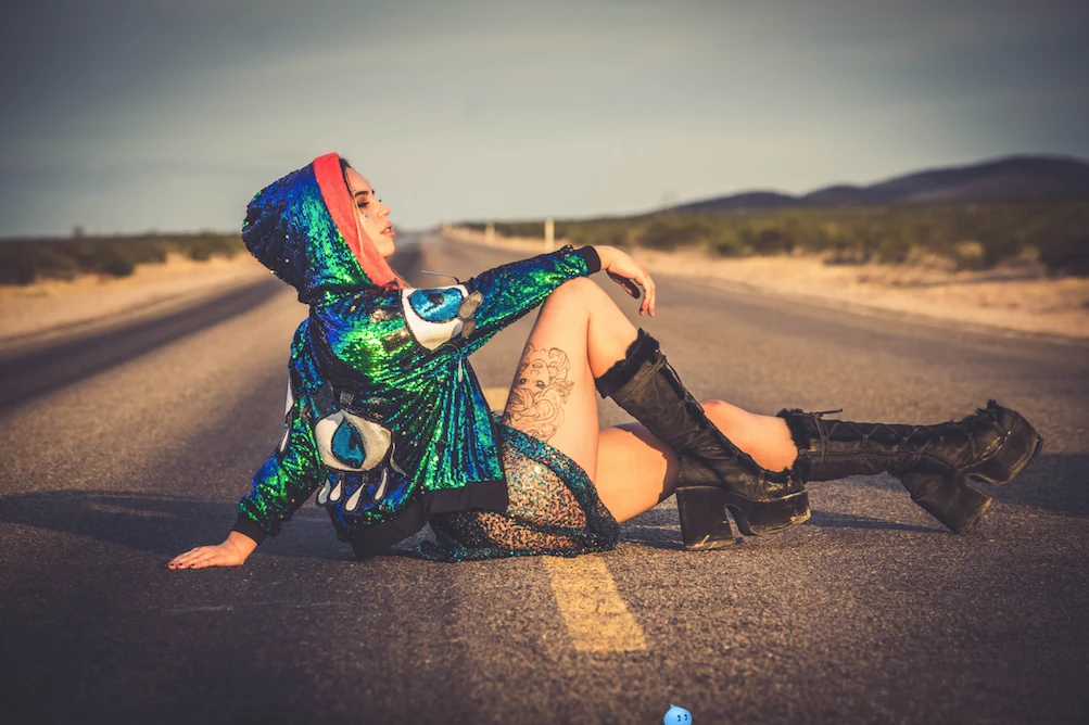 THE LUMi SHOP Reversible Sequin Jacket - Mermaid Cropped Disco Jacket (One Size) 7 THE LUMi SHOP Reversible Sequin Jacket - Mermaid Cropped Disco Jacket (One Size)