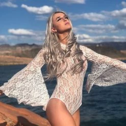 THE LUMi SHOP White Daisy Lace Bodysuit